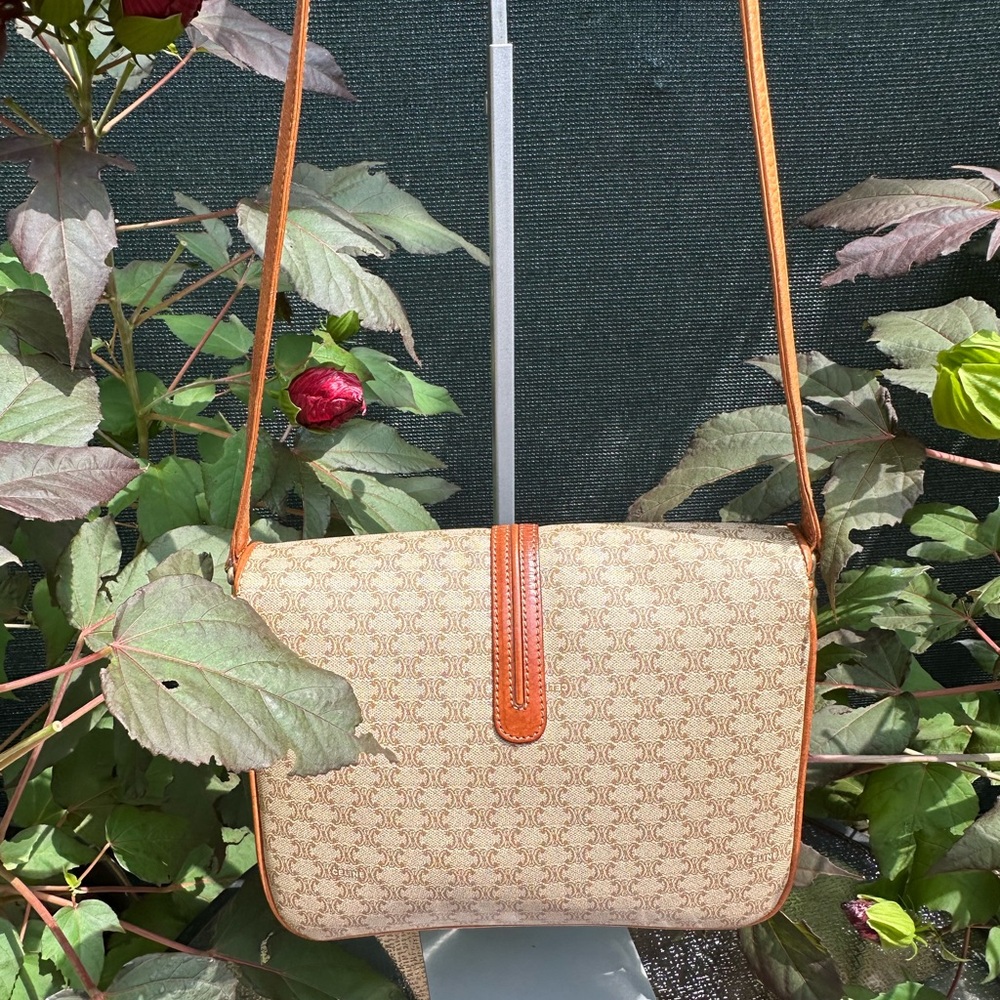 Celine signature crossbody - Picture 3 of 9